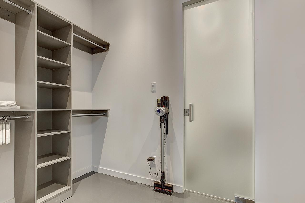 Les Lofts Du Centre By Simplissimmo Apartment มอนทรีอัล ภายนอก รูปภาพ