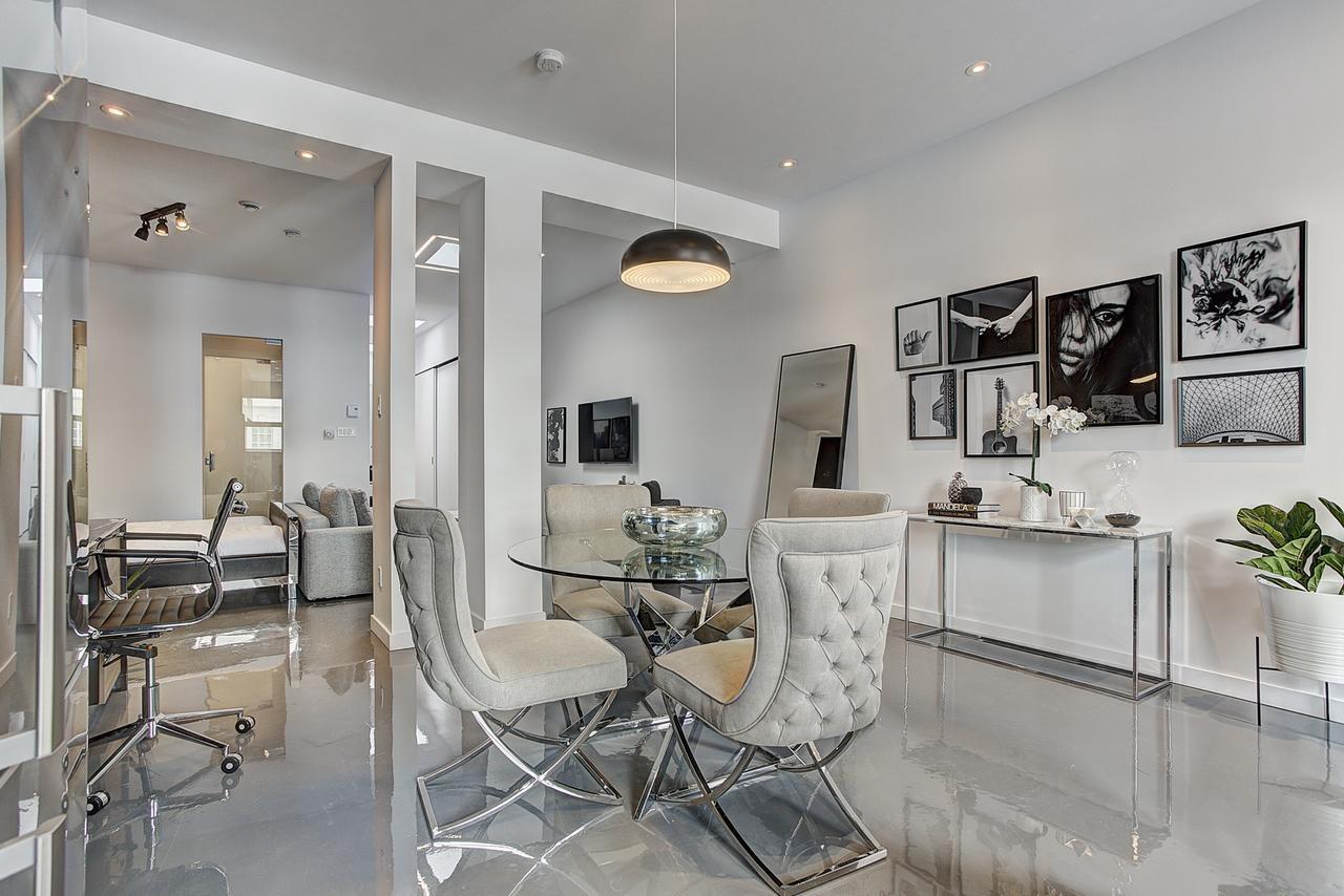 Les Lofts Du Centre By Simplissimmo Apartment มอนทรีอัล ภายนอก รูปภาพ