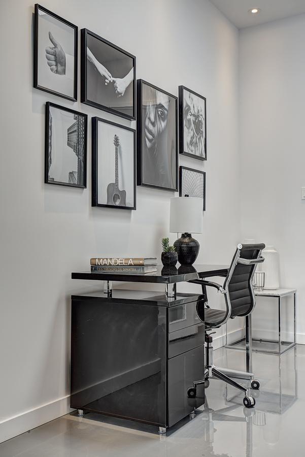 Les Lofts Du Centre By Simplissimmo Apartment มอนทรีอัล ภายนอก รูปภาพ