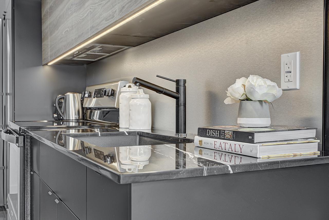 Les Lofts Du Centre By Simplissimmo Apartment มอนทรีอัล ภายนอก รูปภาพ